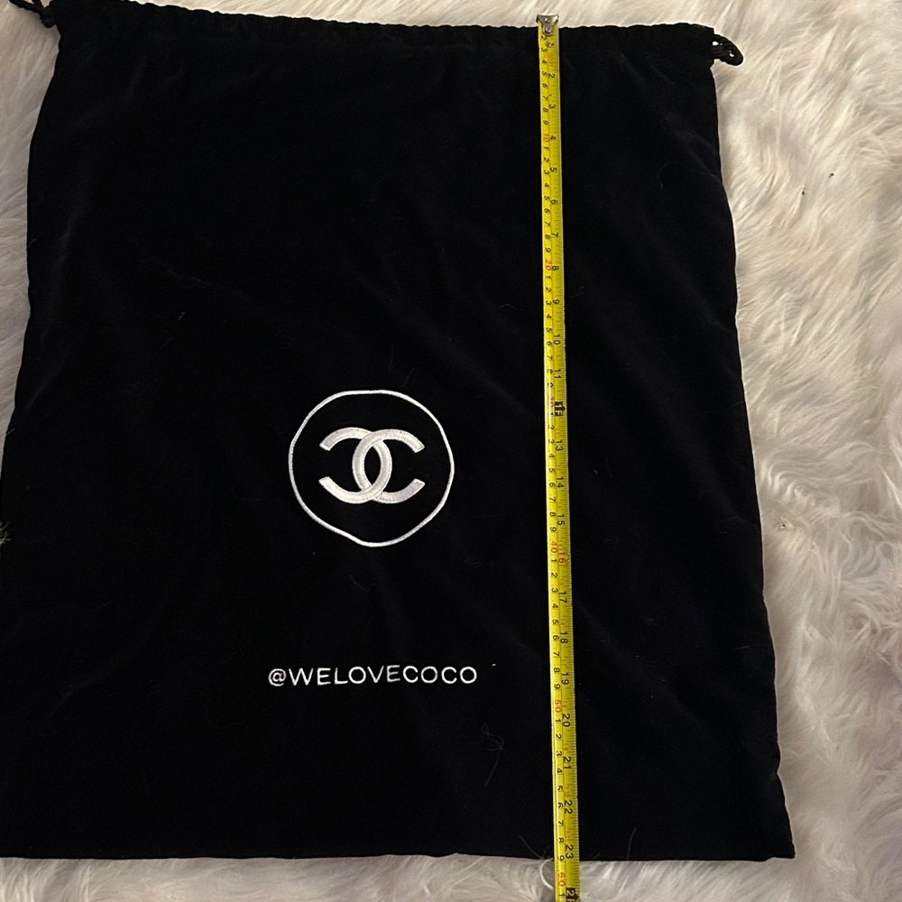 Chanel Velvet Oversized Drawstring Bag/ Pouch ๐ Zoe Made in Italy, authentic. - Picture 4 of 6